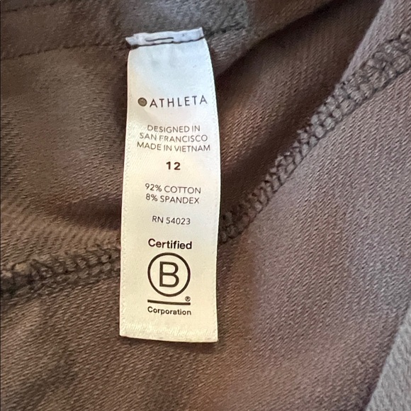 Women’s Athleta Camo Farallon Joggers - Picture 9 of 9